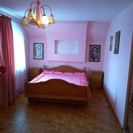 Будинок В Центрі Lutsk Eksteriør bilde